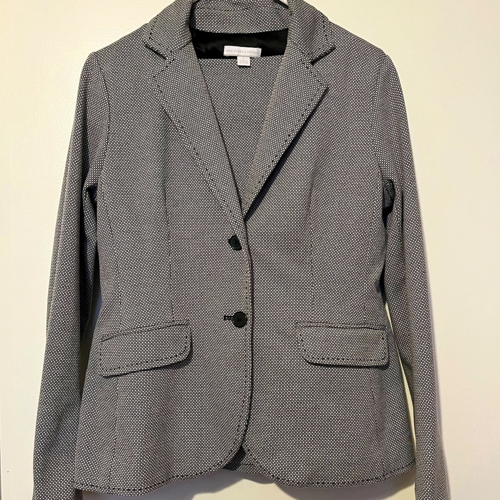 New York Company White and Black Womens Blazer Jacket Skirt Suit Size S.